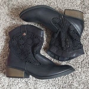 Girl Laced Ankle Boots
